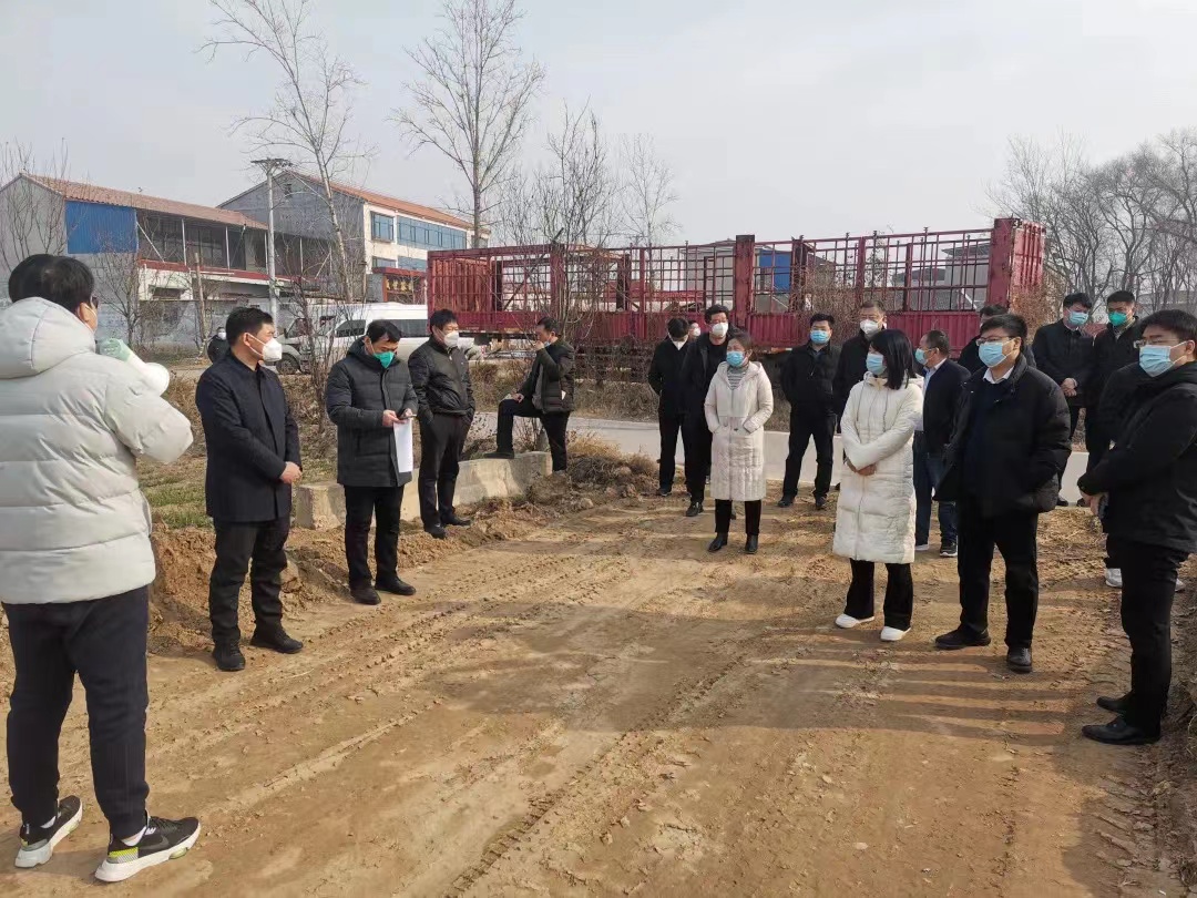 延津县组织开展道路路肩修复培土绿化现场观摩
