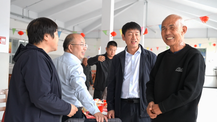 许万银走访慰问王楼镇敬老院老人