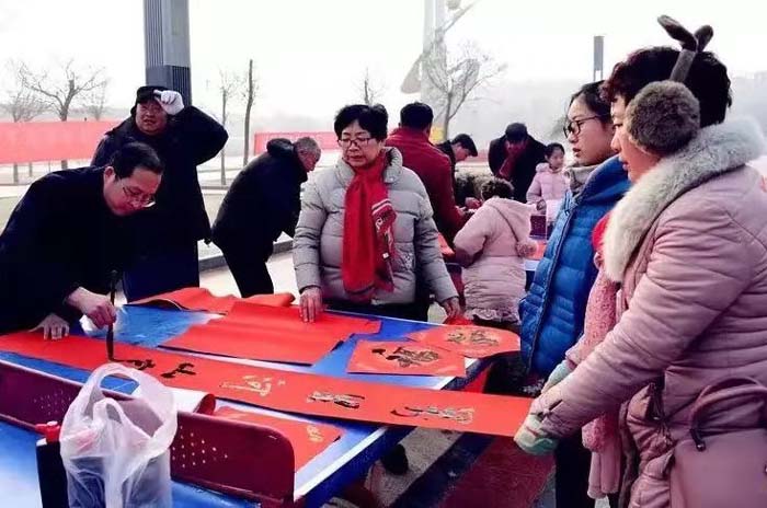 送春联.jpg