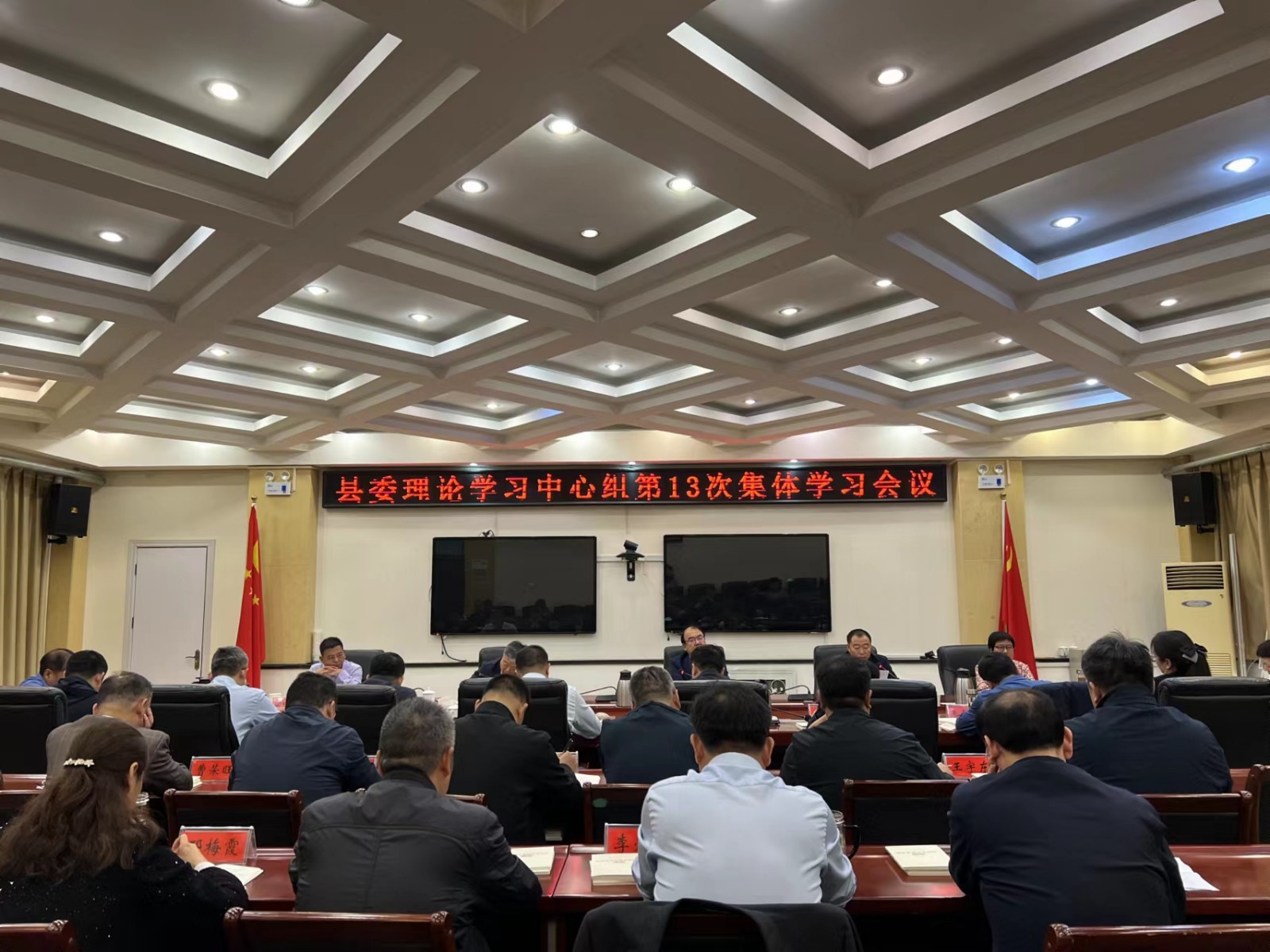 210749486.jpg 210749486.jpg